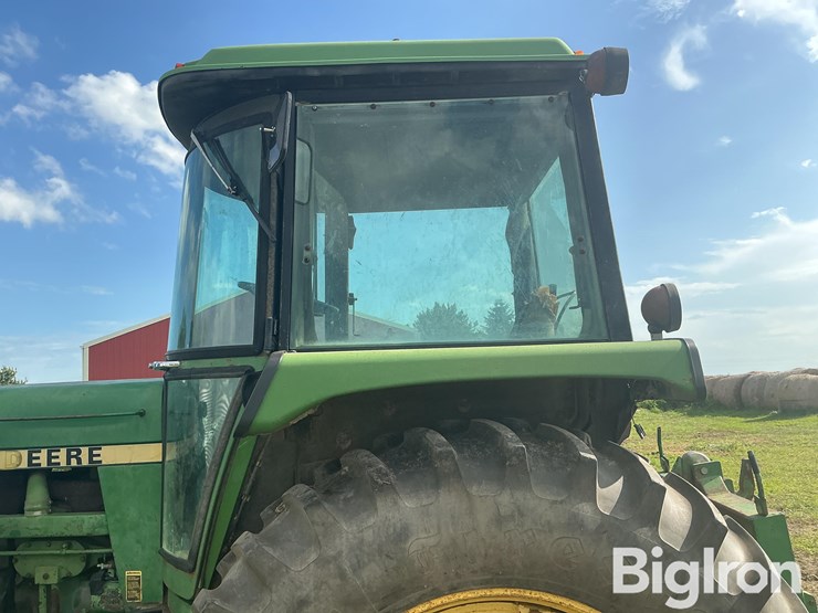 1982-john-deere-4240-image-9