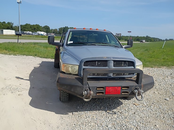 2003-dodge-ram-3500-image-14