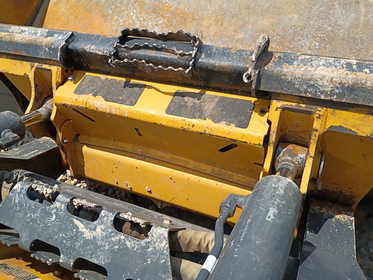 deere-325g-image-50