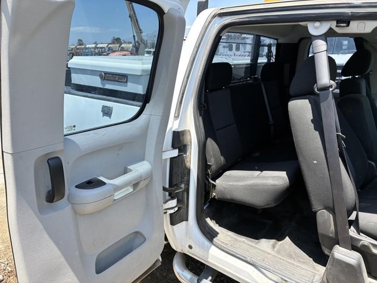 2012-gmc-sierra-2500-image-11