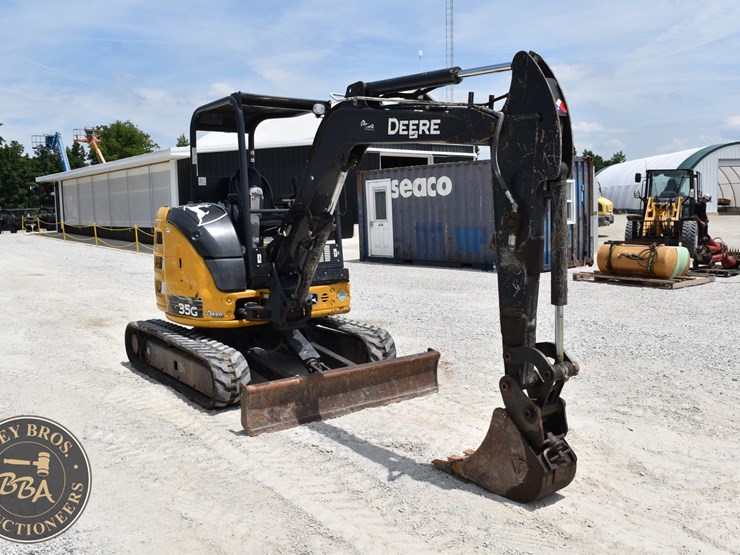 2020-deere-35g-image-7