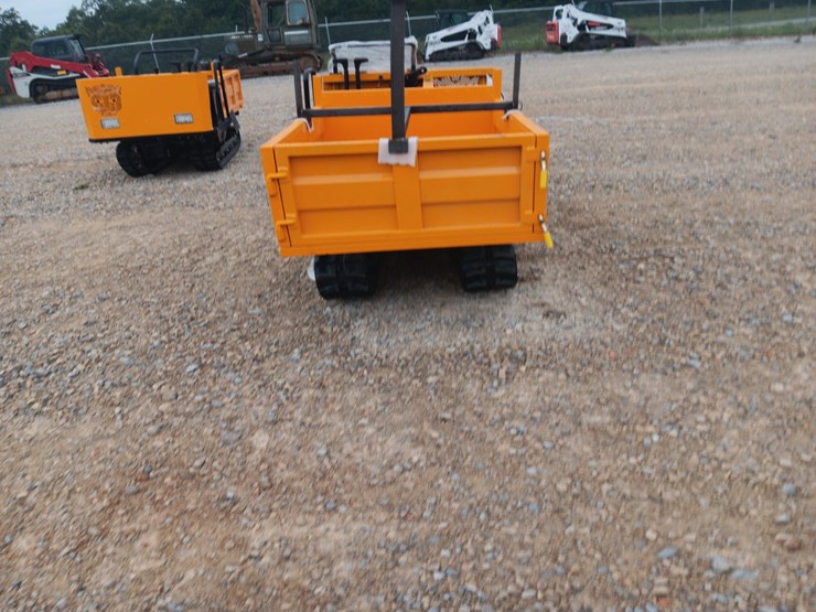 #l75-017-•-2026-future-j1500-crawler-dumper-image-4