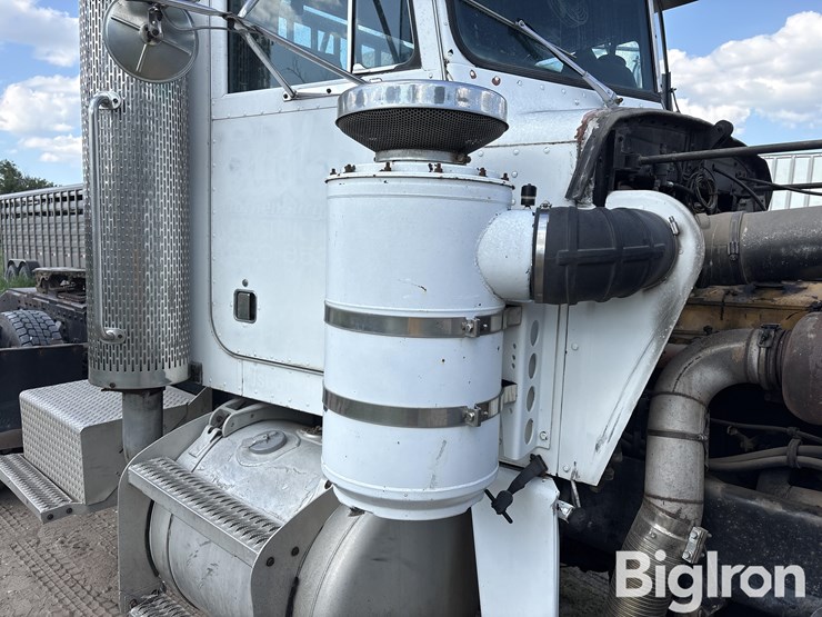 1982-peterbilt-359-image-10