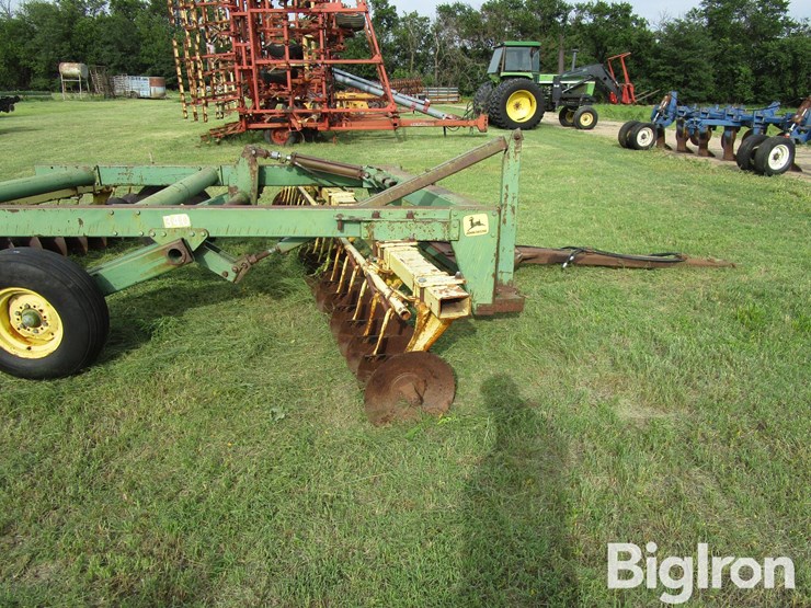 john-deere-340-image-4