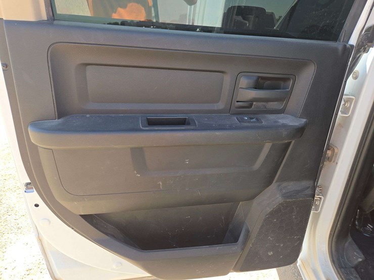 2020-ram-2500-tradesman-image-10