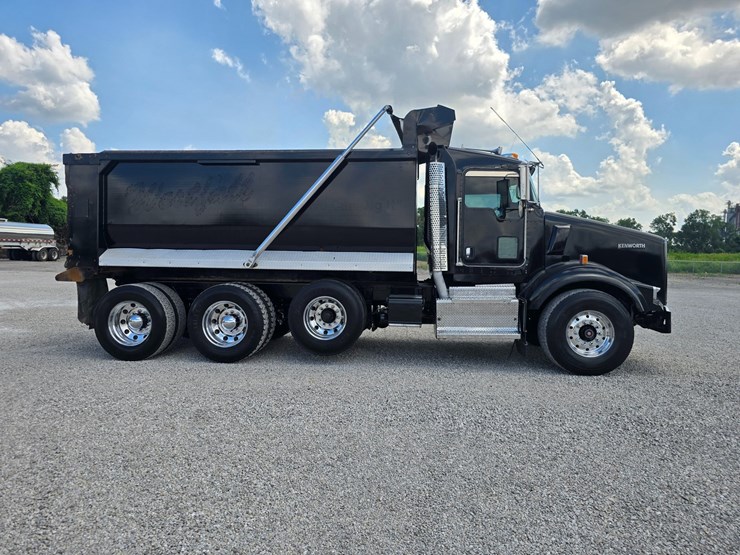 2015-kenworth-t800-image-21