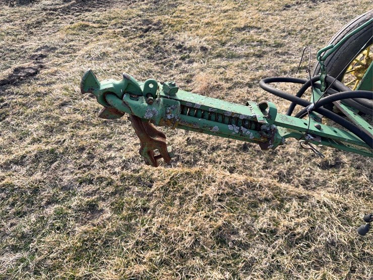 john-deere-pull-type-three-bottom-plow-image-16