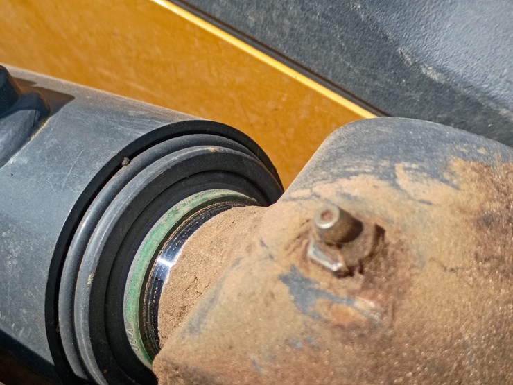 deere-325g-image-54