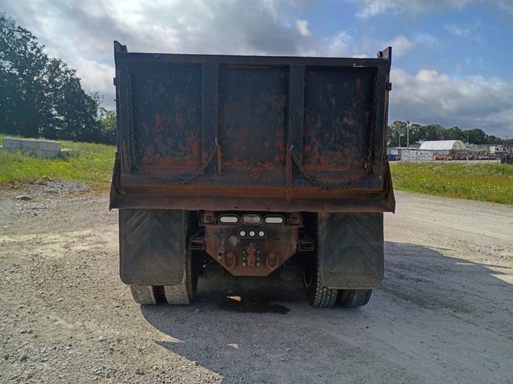 #24861-•-1988-freightliner-flc-dump-truck-image-11