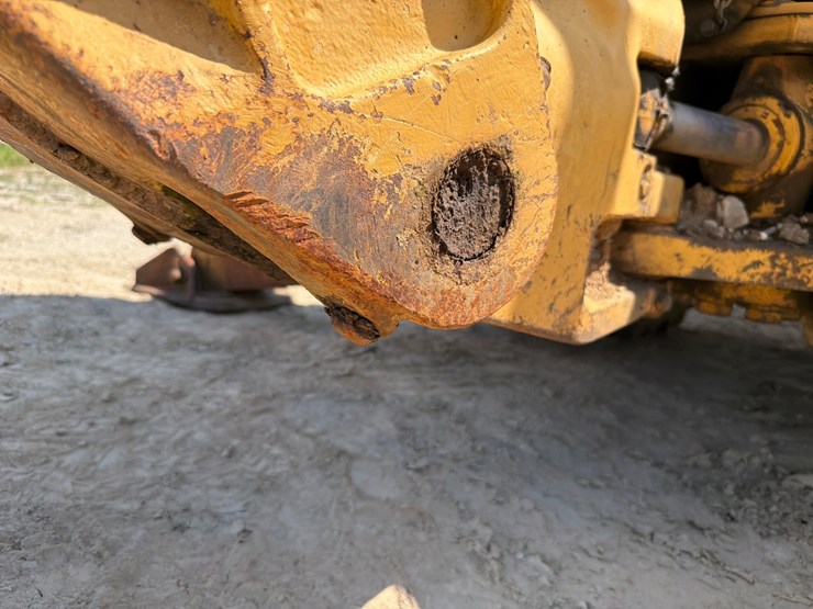2000-deere-710d-image-114