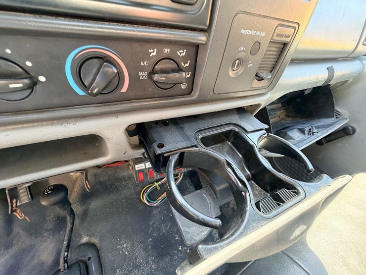 2003-ford-f550-image-52