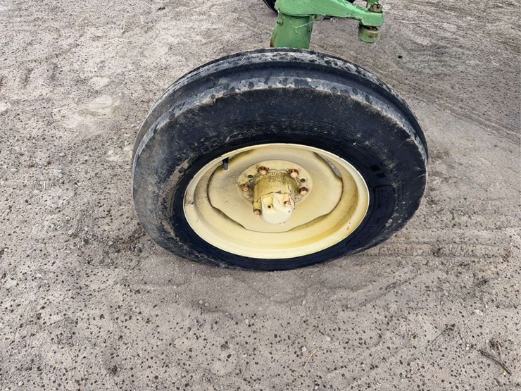 john-deere-630-image-11