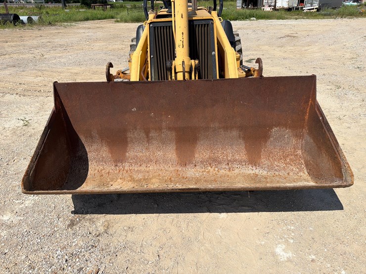 2000-deere-710d-image-151