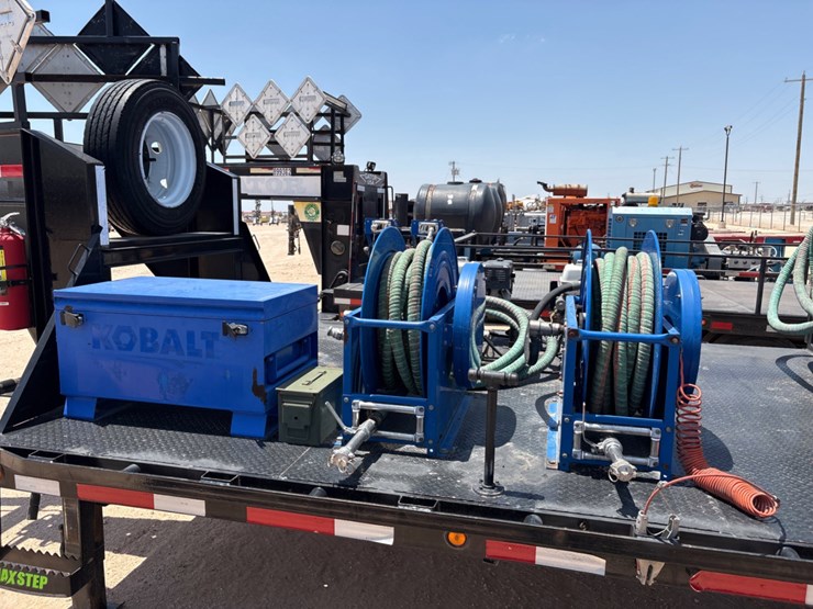 2022-load-trail-30'-x-102"-image-5