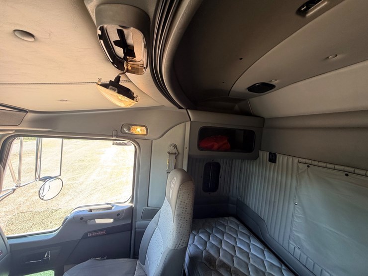 2010-kenworth-t800-image-114