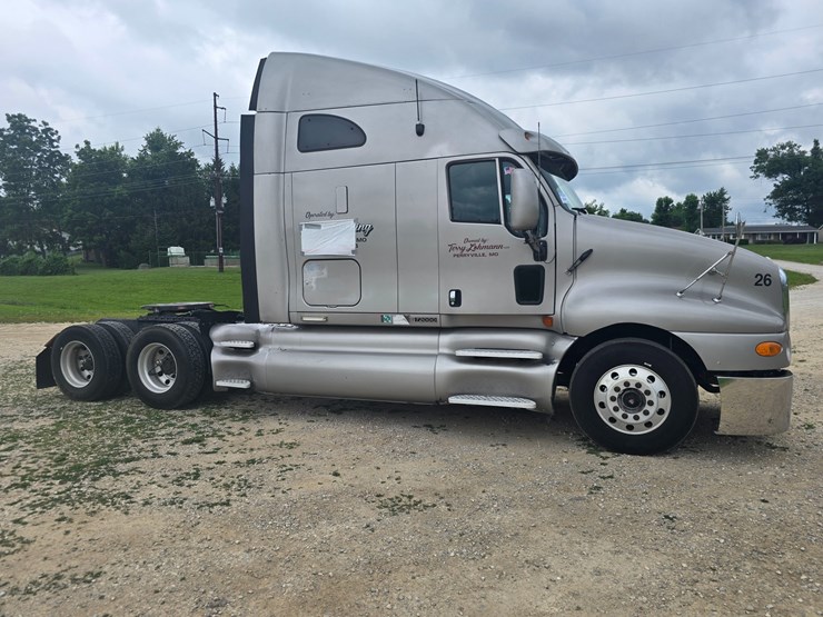 2010-kenworth-t2000-image-22