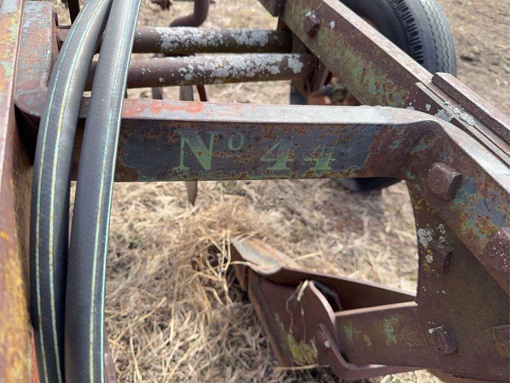 john-deere-no.-44-pull-type-two-bottom-plow-image-19