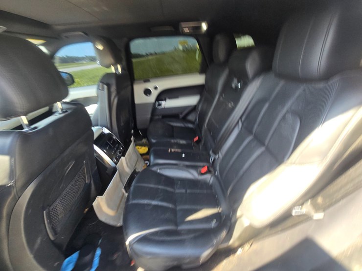 2016-land-rover-range-rover-image-39