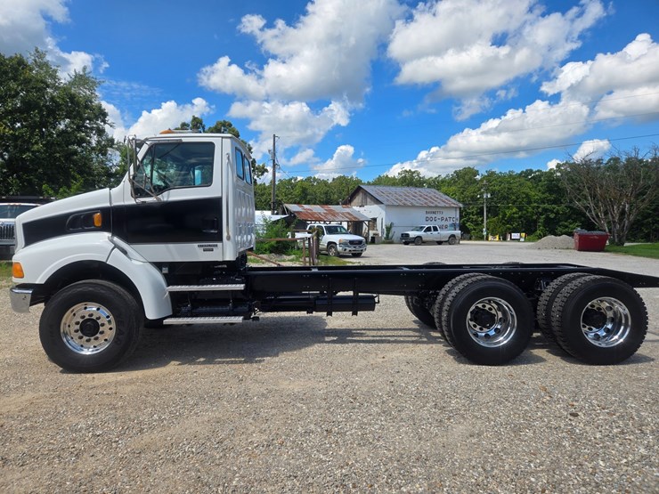 2005-sterling-l9500-image-6