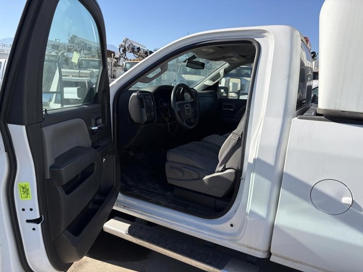2015-gmc-sierra-3500hd-image-16