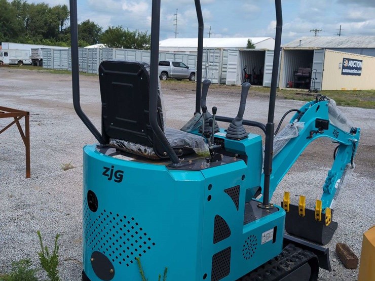 zjg-mini-excavator-zj-12-(blue)---battery-shut-off-switch-damaged-please-review-photos-image-10
