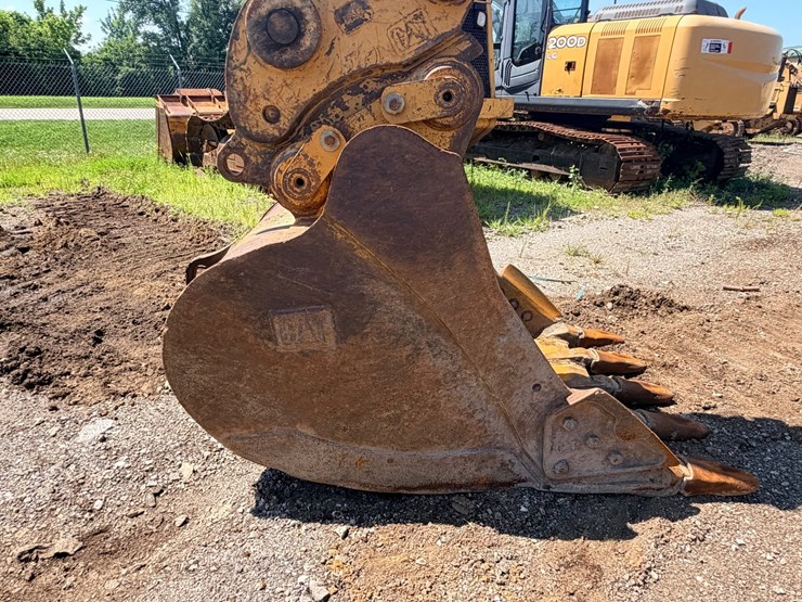 2010-caterpillar-328d-image-156