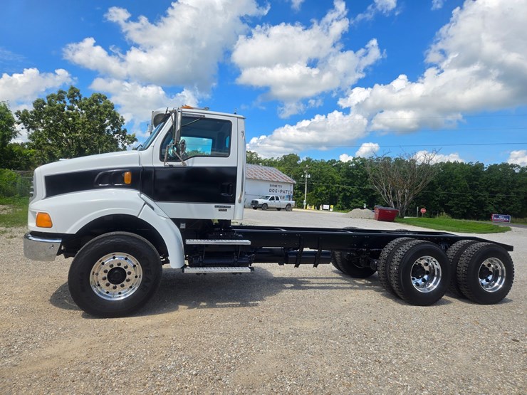 2005-sterling-l9500-image-5