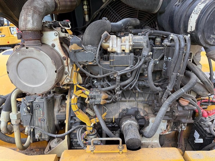 deere-324k-image-14