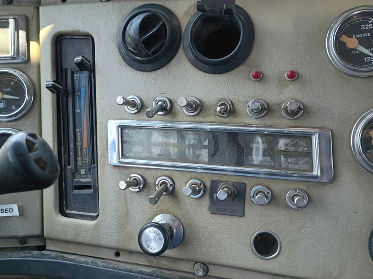 1994-ford-ltla9000-image-71