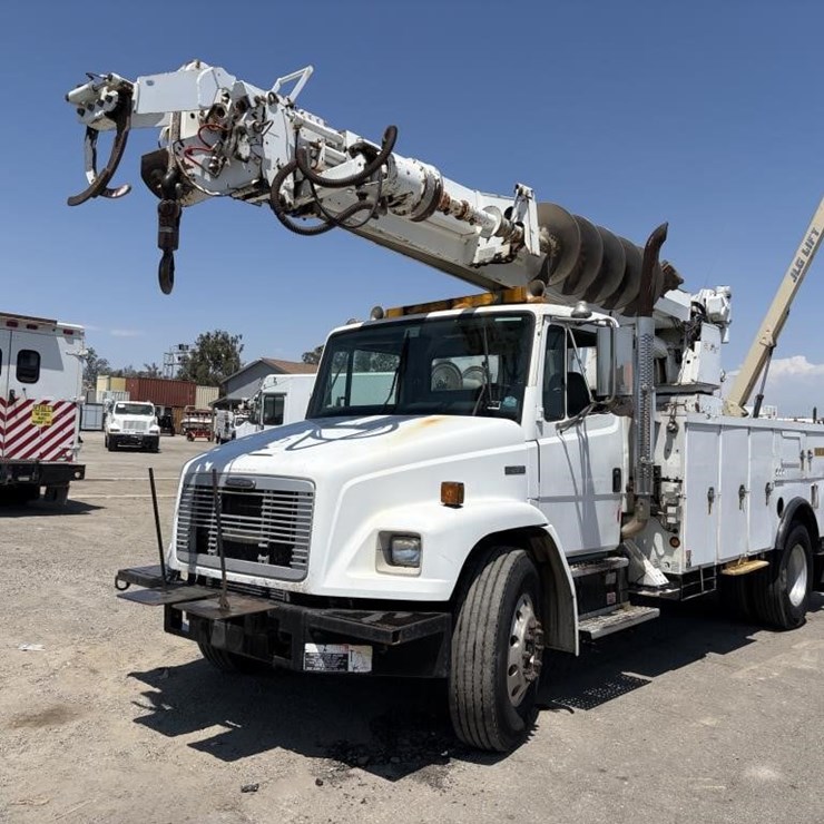 2000 FREIGHTLINER FL80