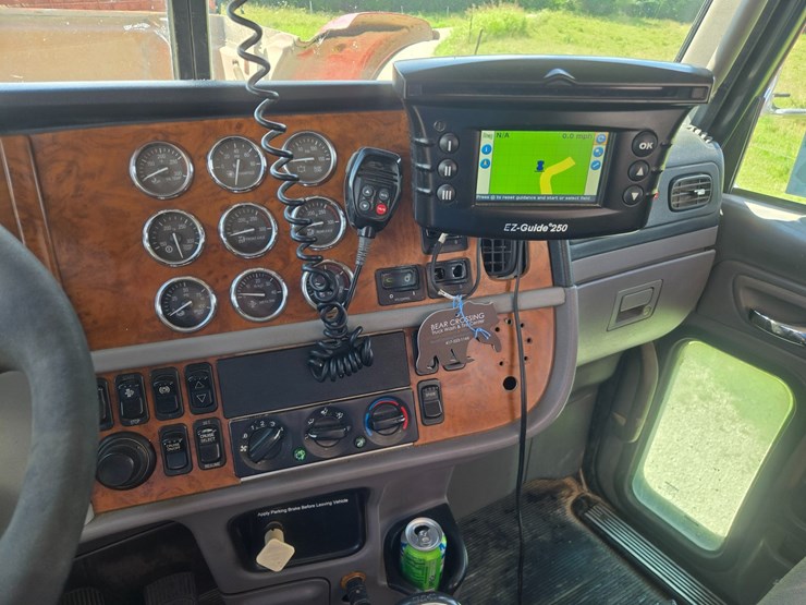 2009-peterbilt-367-image-49