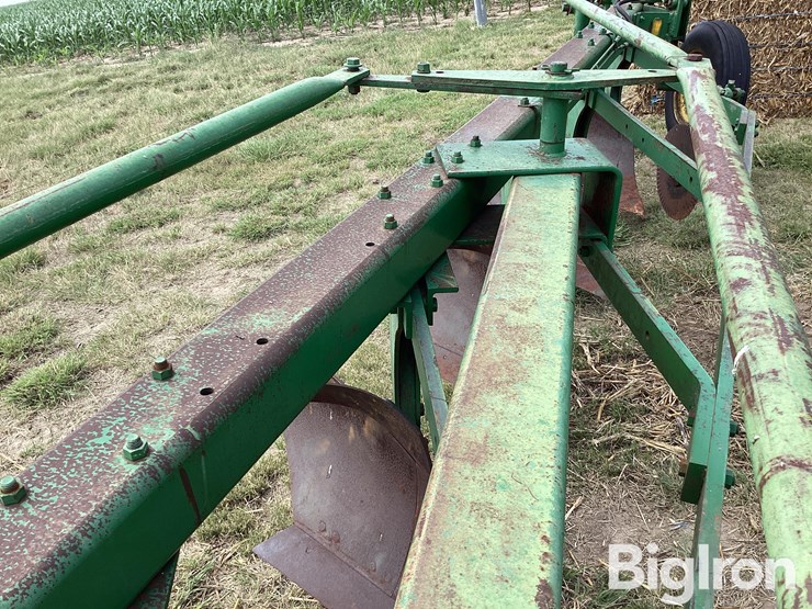 john-deere-7-image-13