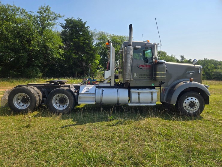 2002-kenworth-w900-image-14