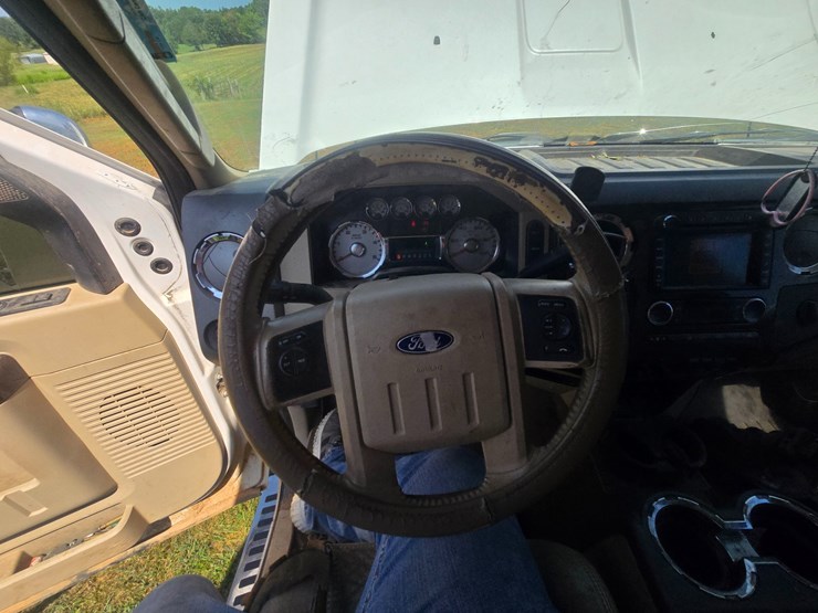 2010-ford-f350-image-32