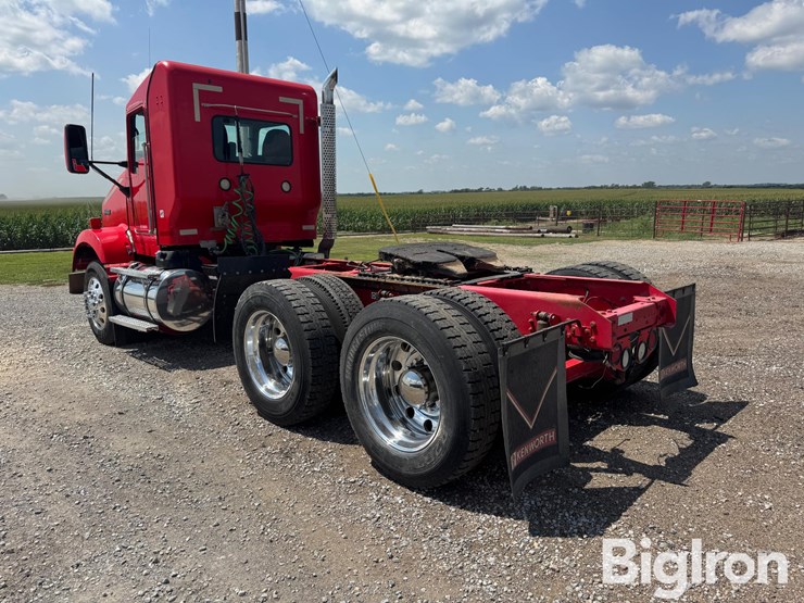 2013-kenworth-t800-image-7