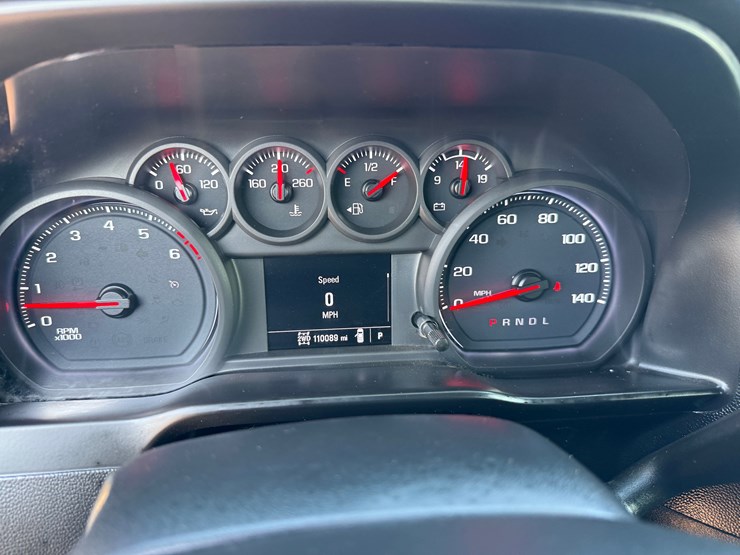 2021-chevrolet-silverado-2500hd-image-17