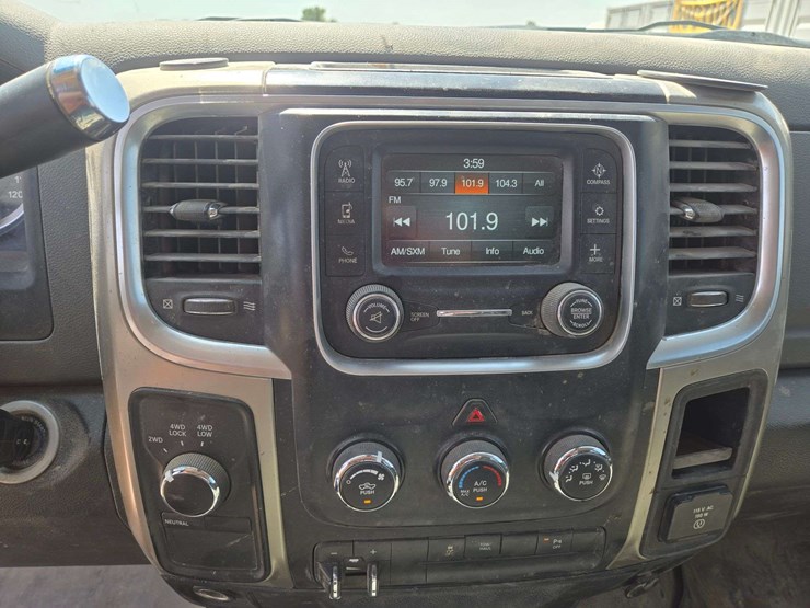 2014-ram-2500-slt-image-16