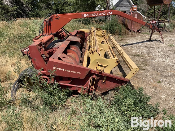 new-holland-114-image-4