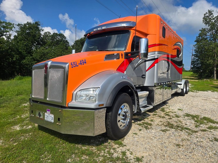 2019-kenworth-t880-image-2