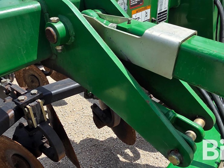 2010-john-deere-2700-image-15