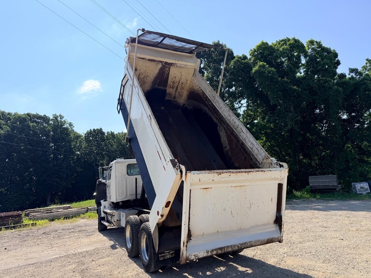 2016-western-star-4700-image-32