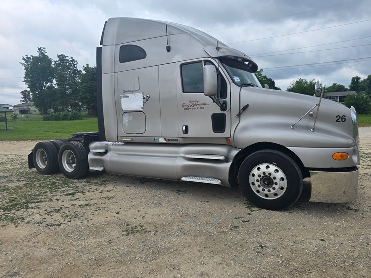 2010-kenworth-t2000-image-23