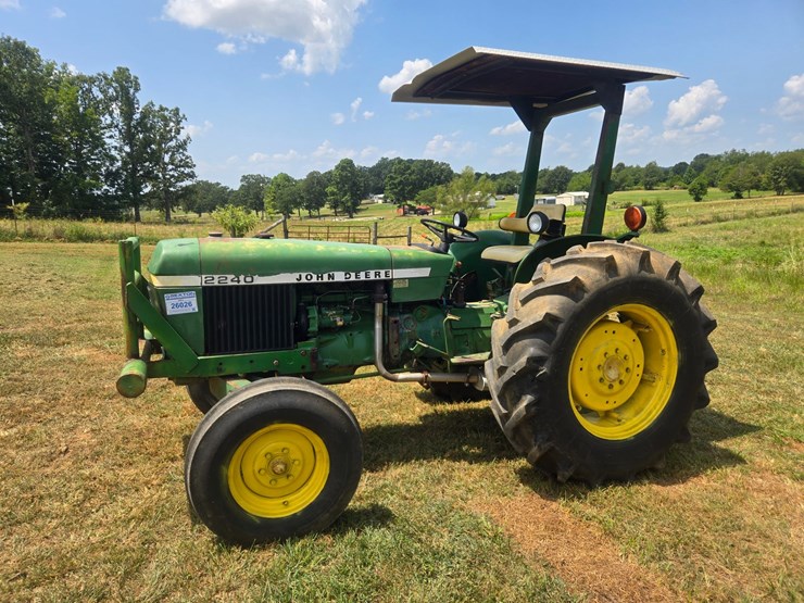 john-deere-2240-image-3