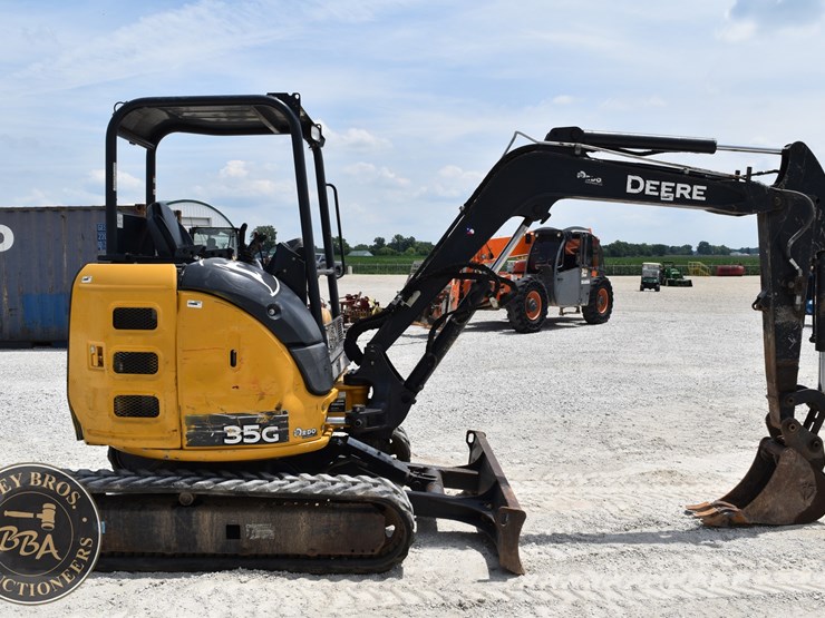 2020-deere-35g-image-6