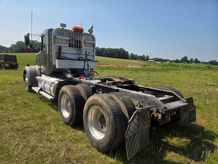 2002-kenworth-w900-image-8