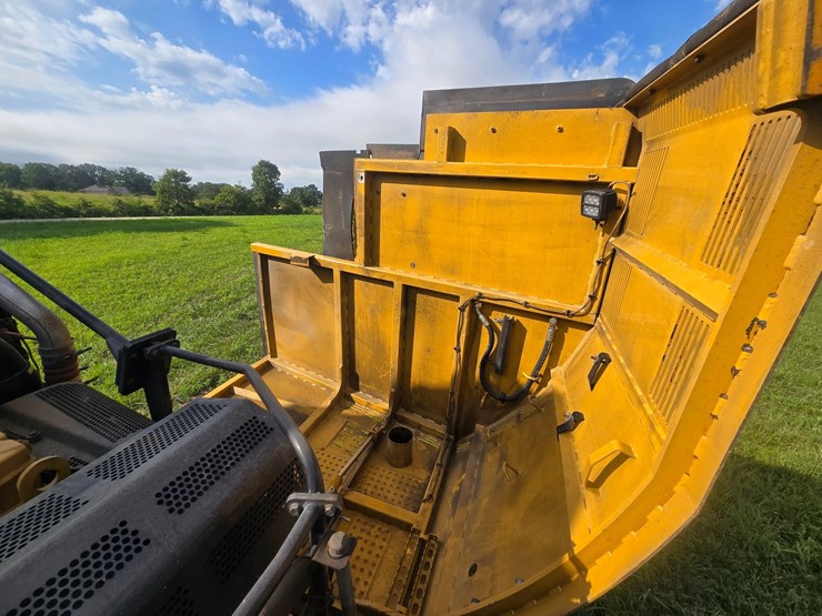 2015-caterpillar-521b-image-33