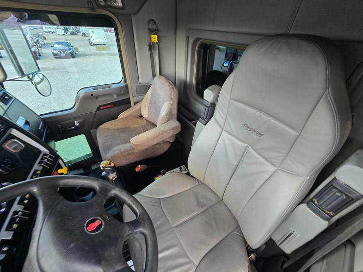 2015-kenworth-t800-image-56