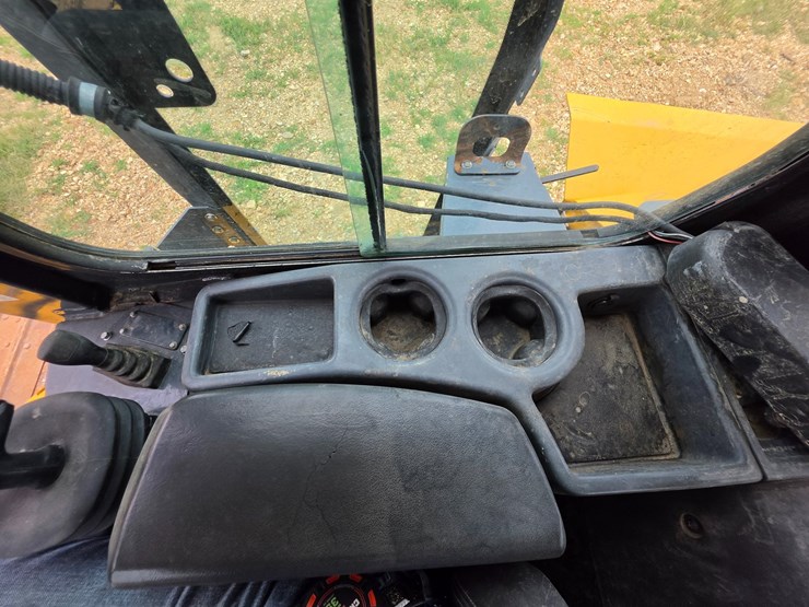 2015-deere-700k-image-38