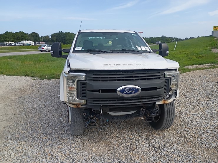 2018-ford-f350-image-14