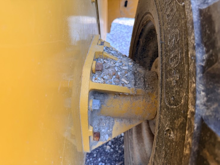 2014-caterpillar-272d-image-97